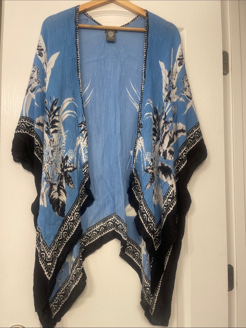 Vince Camuto Light Blue Textured Top/ Pancho  one size Floral Blue & Black